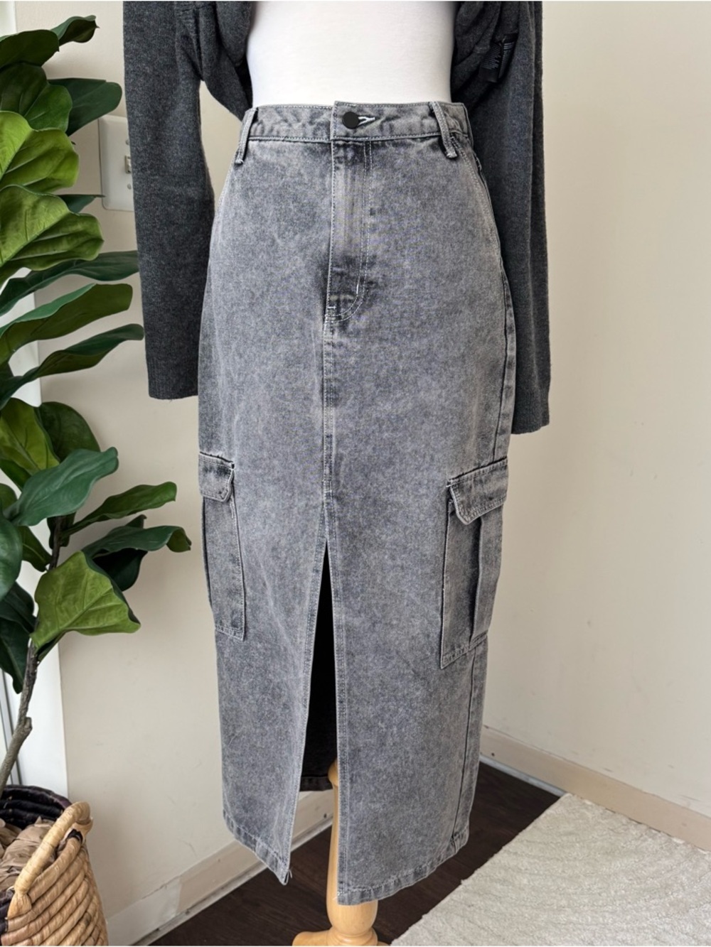 Love fire Gray Acid Wash Cargo Denim Midi Skirt High Rise Utility Style Size 5 - Picture 12 of 12
